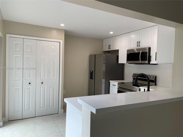 4702 SW 67th Ave O19, Miami, FL 33155