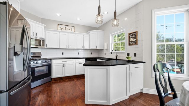 735 Pintail Lane, Hobart, IN 46342