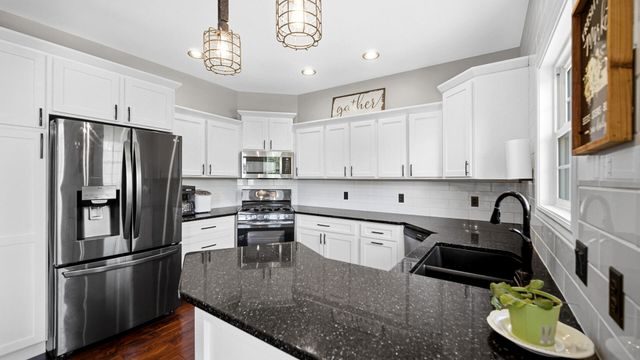 735 Pintail Lane, Hobart, IN 46342