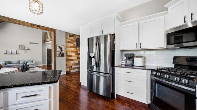 735 Pintail Lane, Hobart, IN 46342