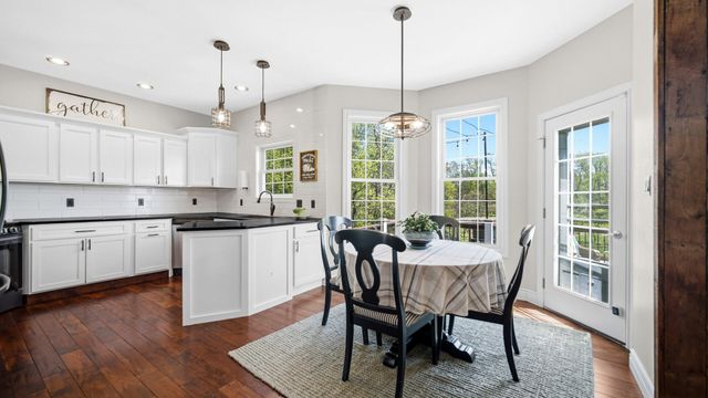 735 Pintail Lane, Hobart, IN 46342