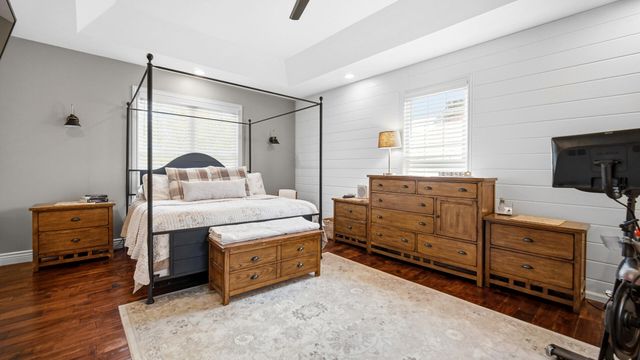 735 Pintail Lane, Hobart, IN 46342