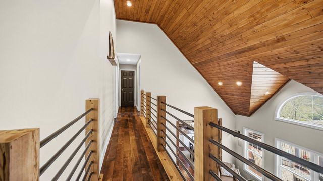 735 Pintail Lane, Hobart, IN 46342