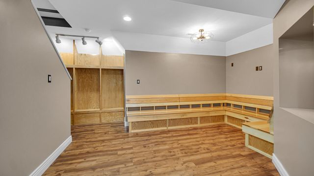 735 Pintail Lane, Hobart, IN 46342