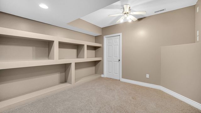735 Pintail Lane, Hobart, IN 46342