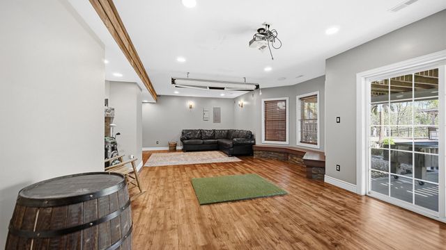 735 Pintail Lane, Hobart, IN 46342
