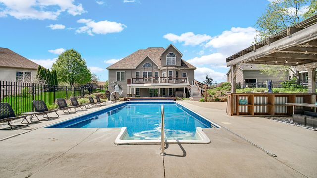 735 Pintail Lane, Hobart, IN 46342
