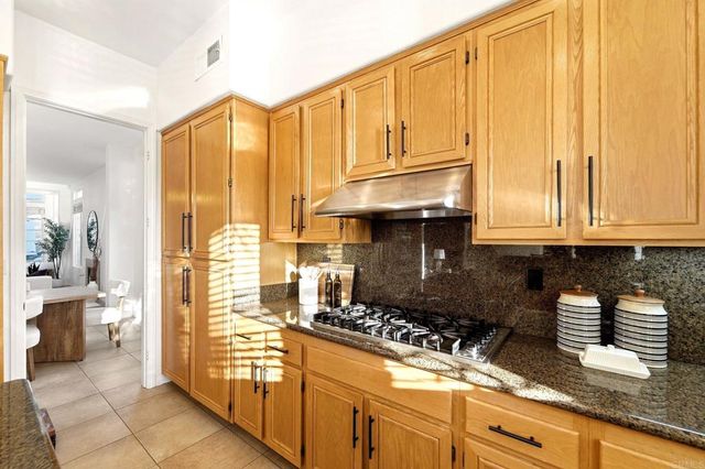 2602 Canyon Crest Drive, Escondido, CA 92027