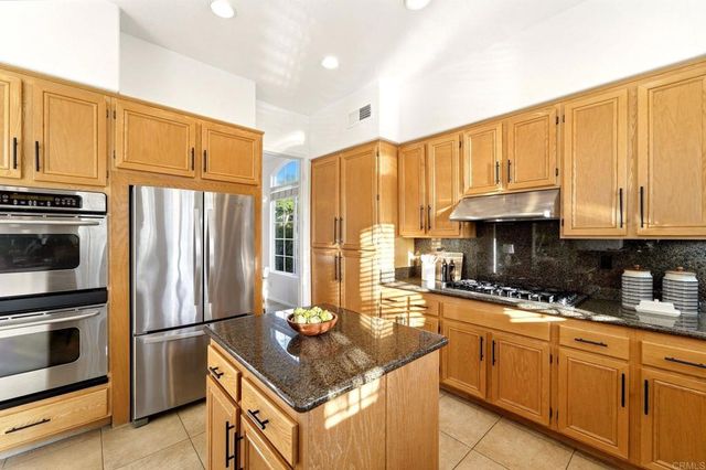 2602 Canyon Crest Drive, Escondido, CA 92027