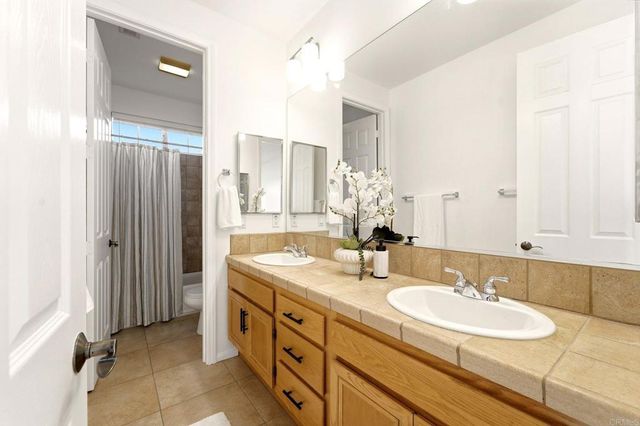 2602 Canyon Crest Drive, Escondido, CA 92027