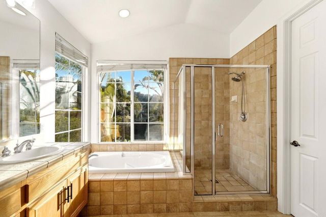2602 Canyon Crest Drive, Escondido, CA 92027