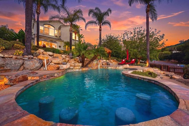 2602 Canyon Crest Drive, Escondido, CA 92027