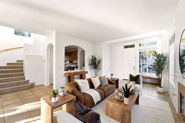 2602 Canyon Crest Drive, Escondido, CA 92027