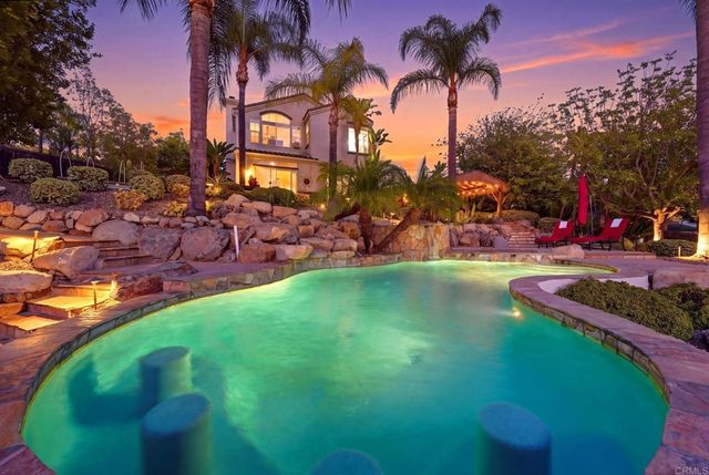 2602 Canyon Crest Drive, Escondido, CA 92027
