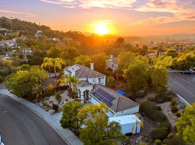 2602 Canyon Crest Drive, Escondido, CA 92027
