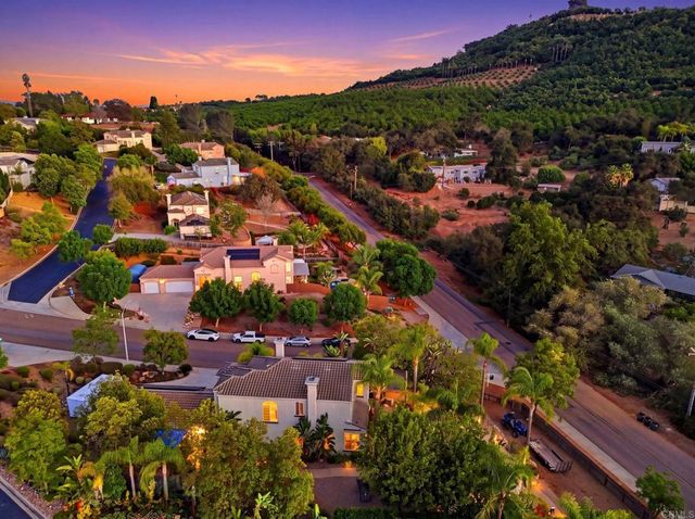 2602 Canyon Crest Drive, Escondido, CA 92027