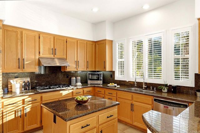 2602 Canyon Crest Drive, Escondido, CA 92027