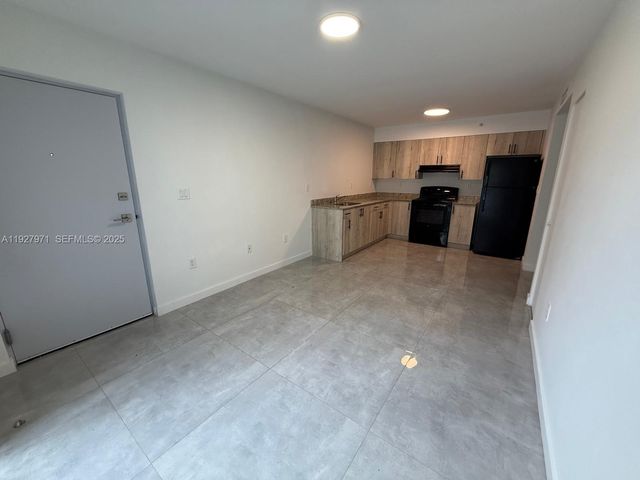 14752 NE 6th Ave 205, Miami, FL 33161