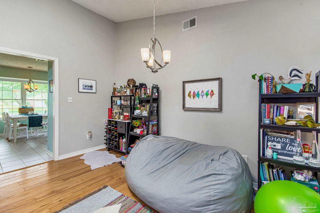 5272 Choctaw Ave, Pensacola, FL 32507