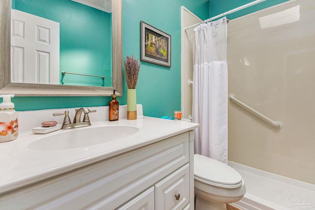 5272 Choctaw Ave, Pensacola, FL 32507