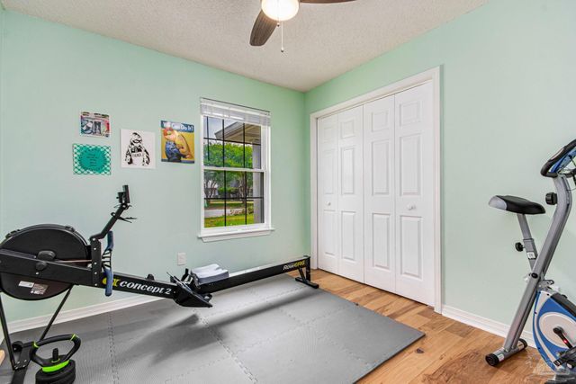 5272 Choctaw Ave, Pensacola, FL 32507