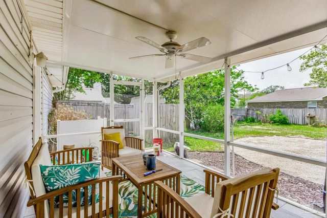 5272 Choctaw Ave, Pensacola, FL 32507