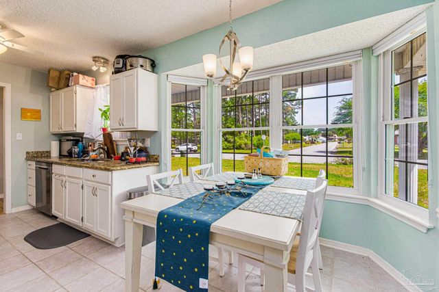 5272 Choctaw Ave, Pensacola, FL 32507