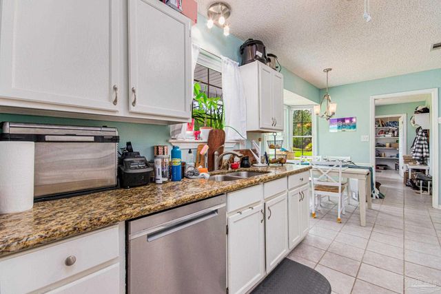 5272 Choctaw Ave, Pensacola, FL 32507