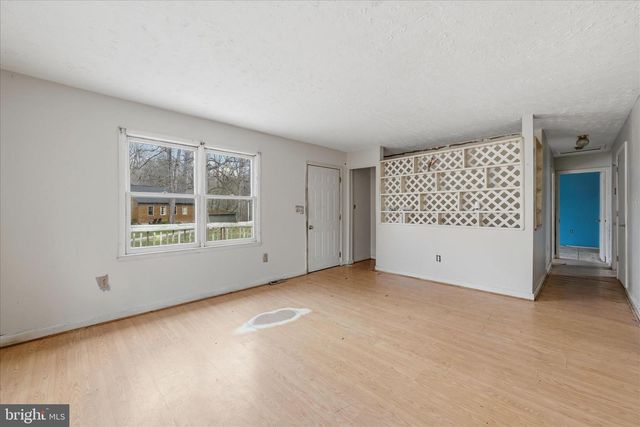 397 WHITE OAK LN, Bluemont, VA 20135