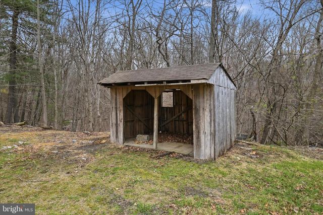 397 WHITE OAK LN, Bluemont, VA 20135