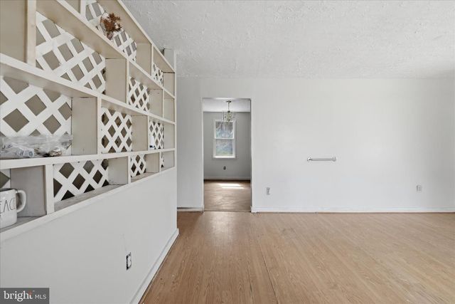 397 WHITE OAK LN, Bluemont, VA 20135