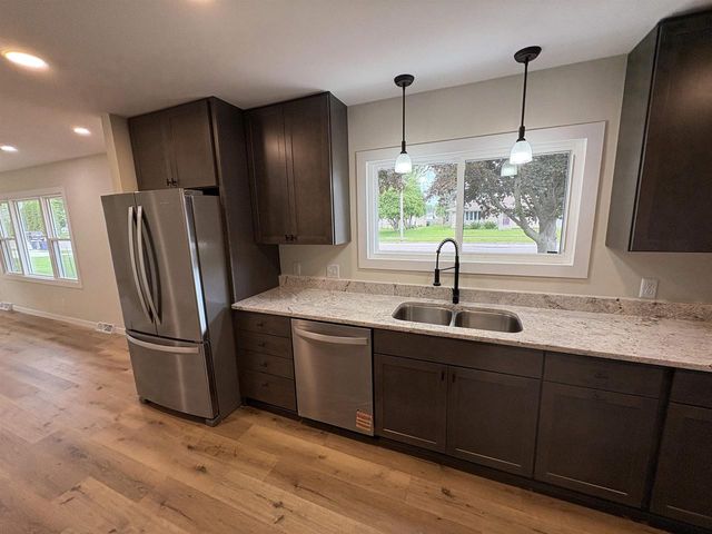 1829 E Memorial Drive, Janesville, WI 53545