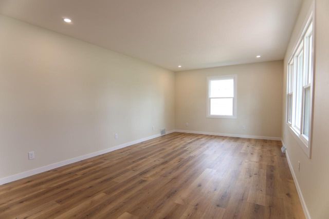 1829 E Memorial Drive, Janesville, WI 53545