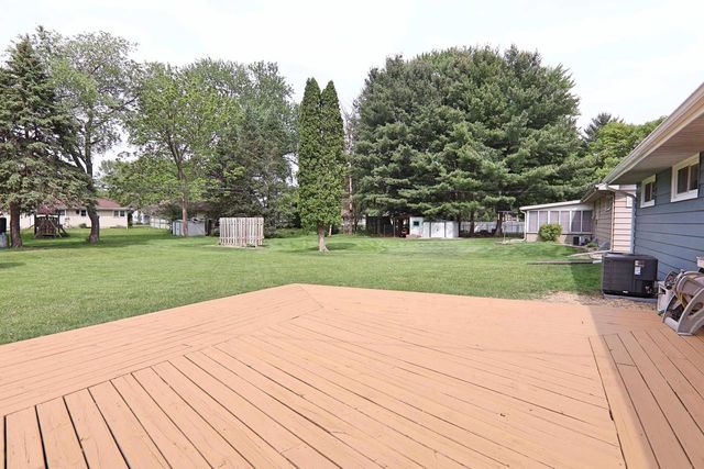 1829 E Memorial Drive, Janesville, WI 53545