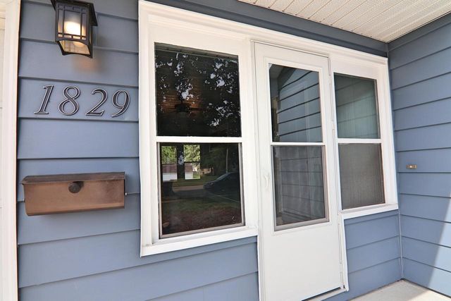 1829 E Memorial Drive, Janesville, WI 53545
