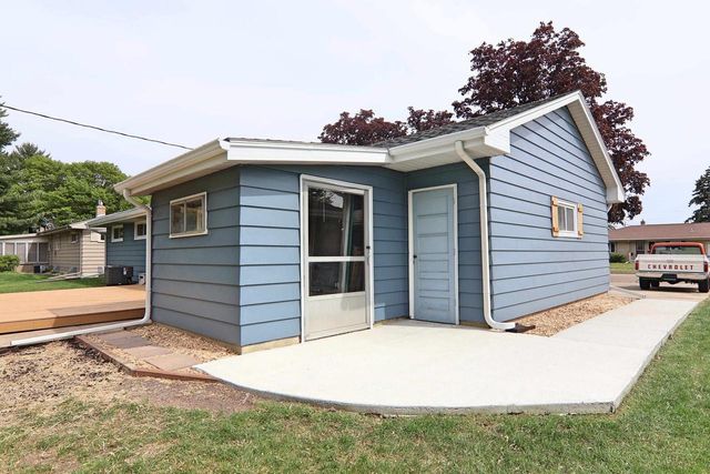1829 E Memorial Drive, Janesville, WI 53545
