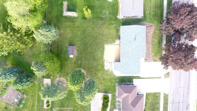 1829 E Memorial Drive, Janesville, WI 53545