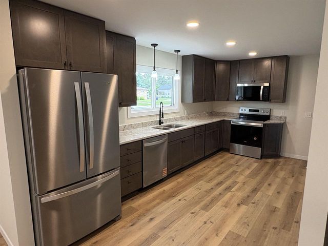 1829 E Memorial Drive, Janesville, WI 53545