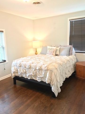 547 Harding Pl, Nashville, TN 37211