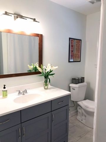 547 Harding Pl, Nashville, TN 37211