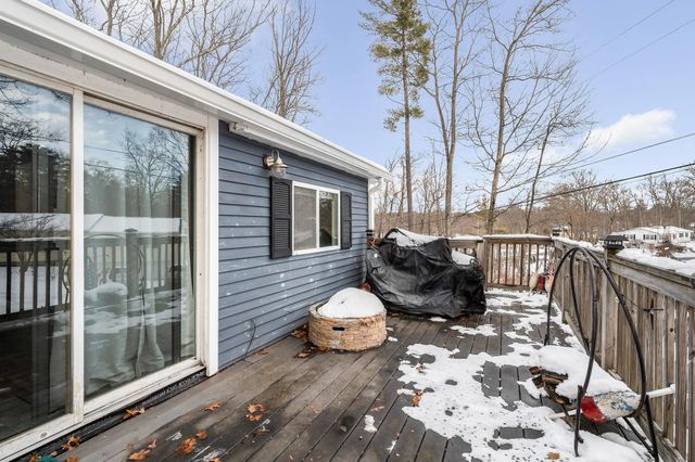 14 Cove Drive, Derry, NH 03038