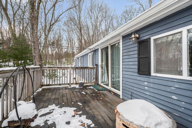 14 Cove Drive, Derry, NH 03038