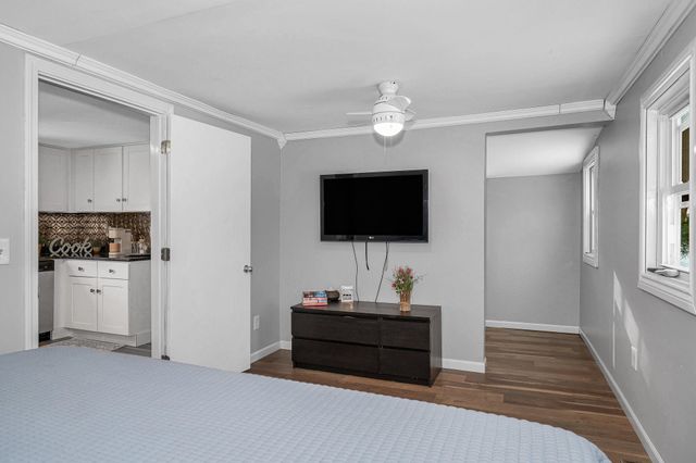 14 Cove Drive, Derry, NH 03038