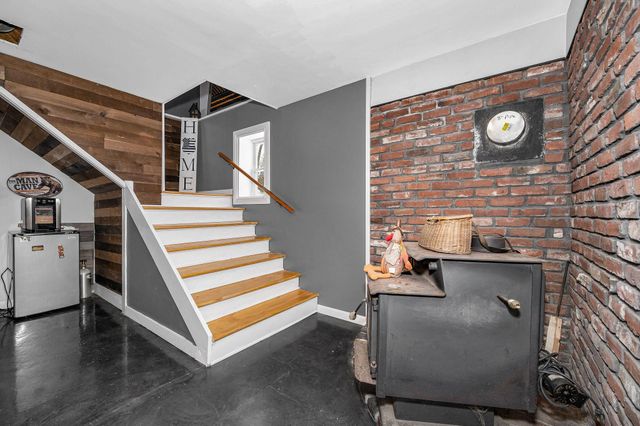 14 Cove Drive, Derry, NH 03038