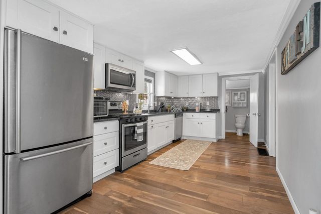 14 Cove Drive, Derry, NH 03038