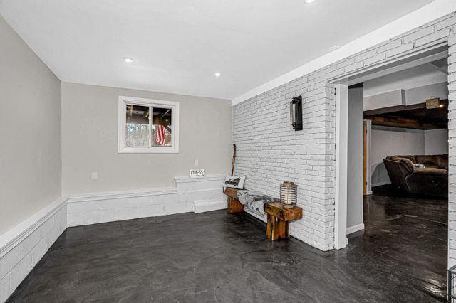 14 Cove Drive, Derry, NH 03038