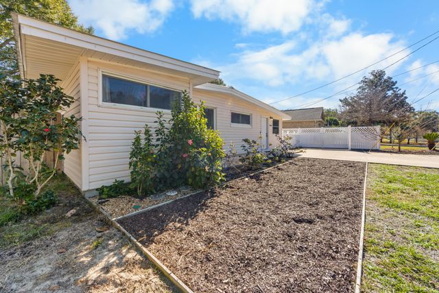 366 NE Osborne Drive, Fort Walton Beach, FL 32548