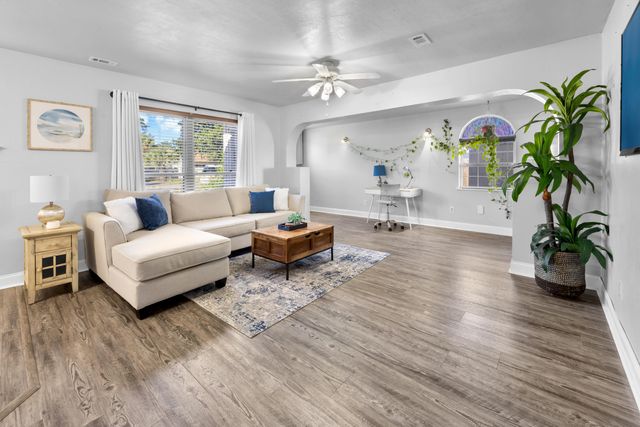 366 NE Osborne Drive, Fort Walton Beach, FL 32548