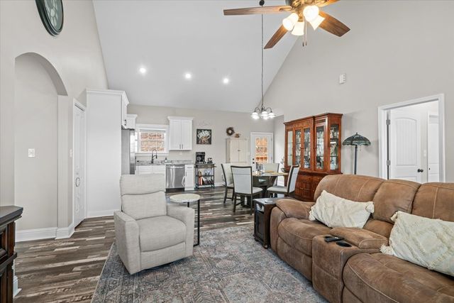 1056 Durgan Place, Dalton, GA 30721