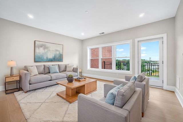 62 Foundry St 504, Wakefield, MA 01880